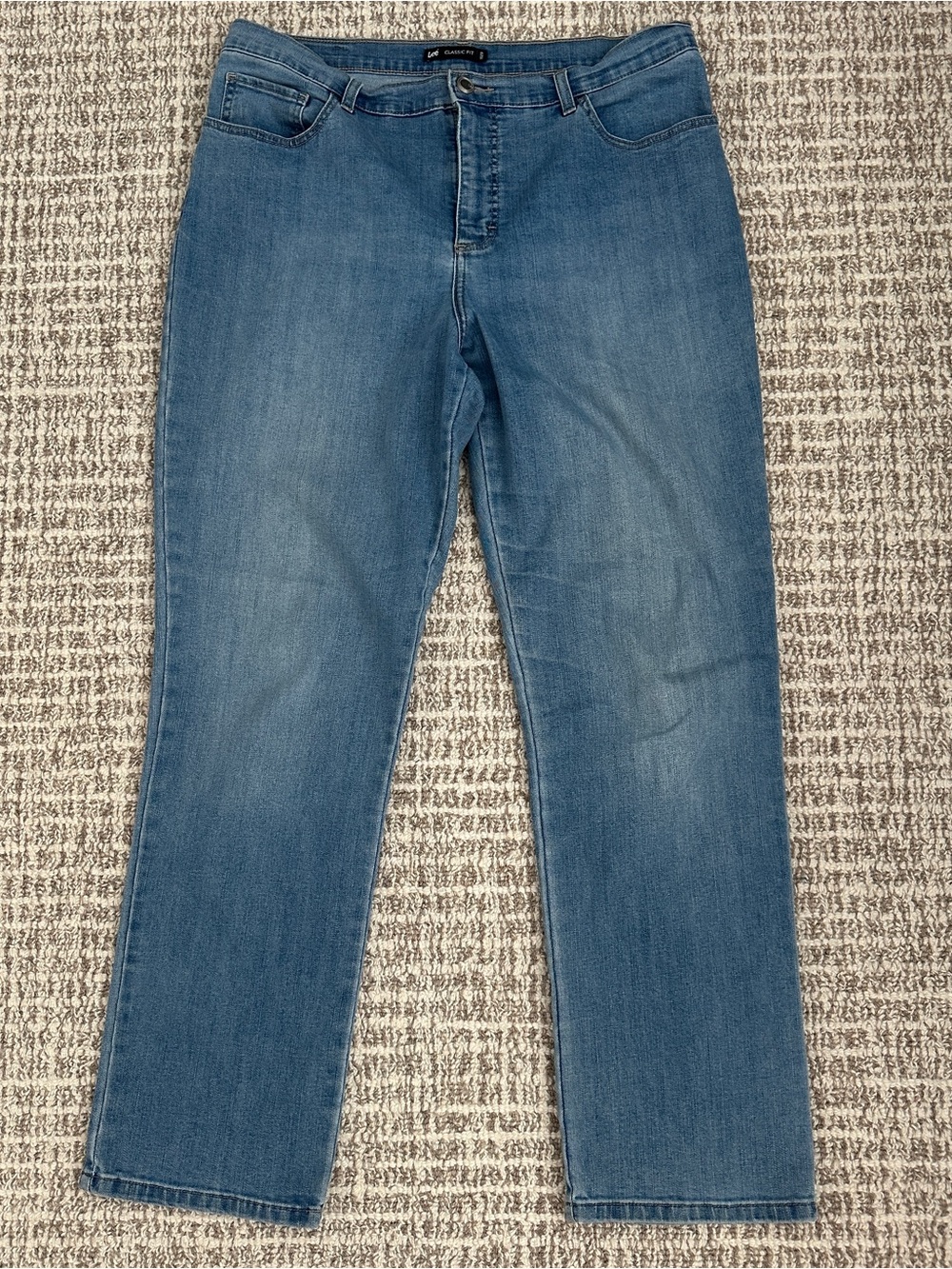 Lee Classic Relaxed Fit Straight Instantly Slim Light Blue Women's Jeans, Sz 16